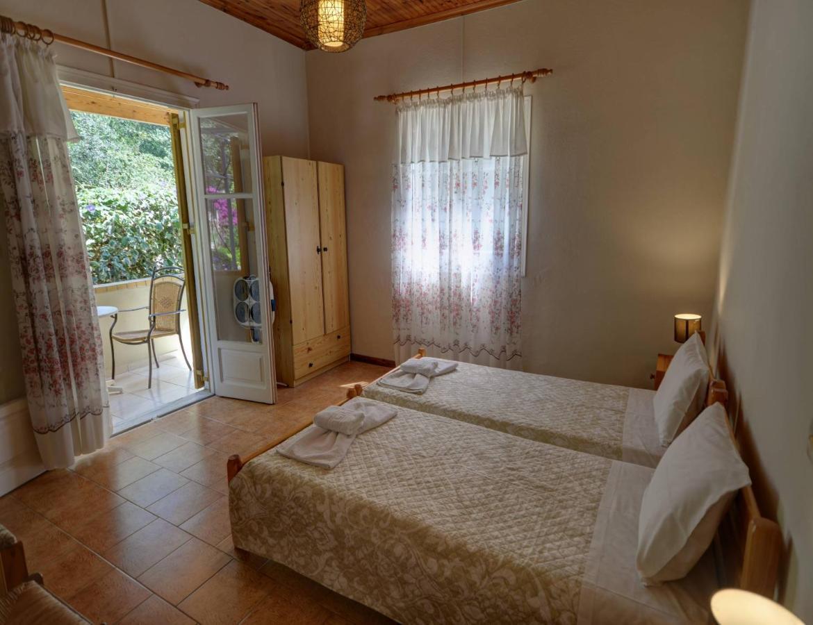 Mikeys Apartments Paleokastritsa Ngoại thất bức ảnh